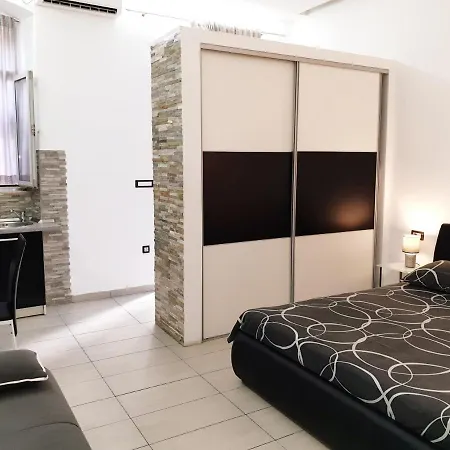 Centar アパート *